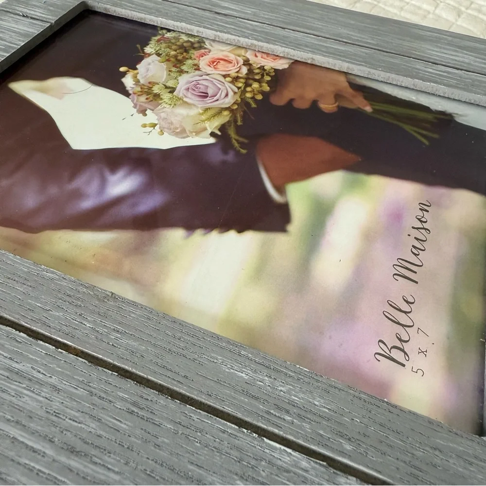 NWT 5x7 Wedding Couples Picture Frame
